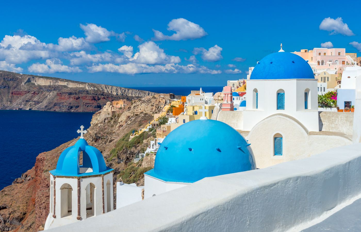 Santorini - bangunan biru putih